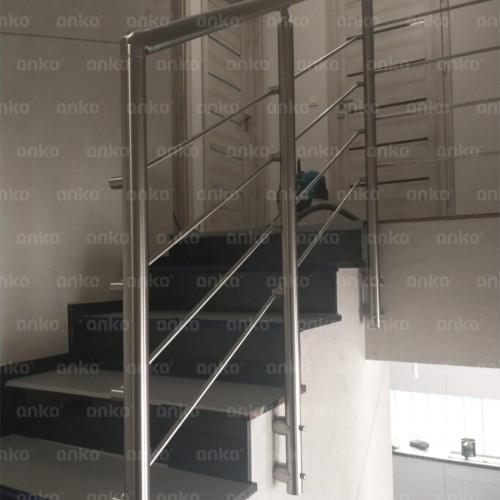 Realizacja Anko Balustrady wewnętrzne W28